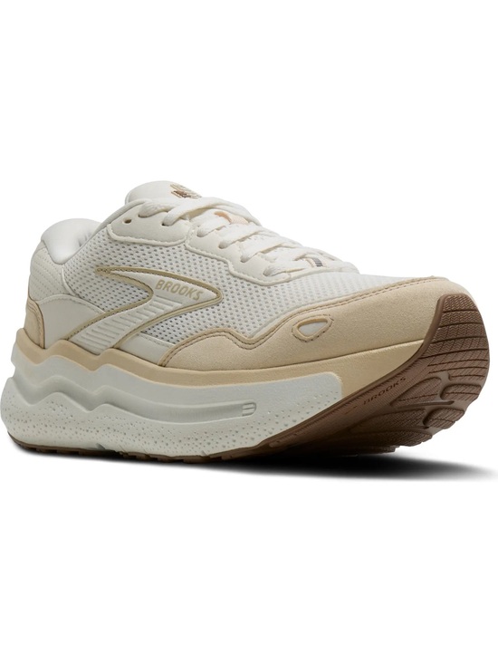 Brooks Shoes - Brooks Ghost Max cream & beige sneaker!